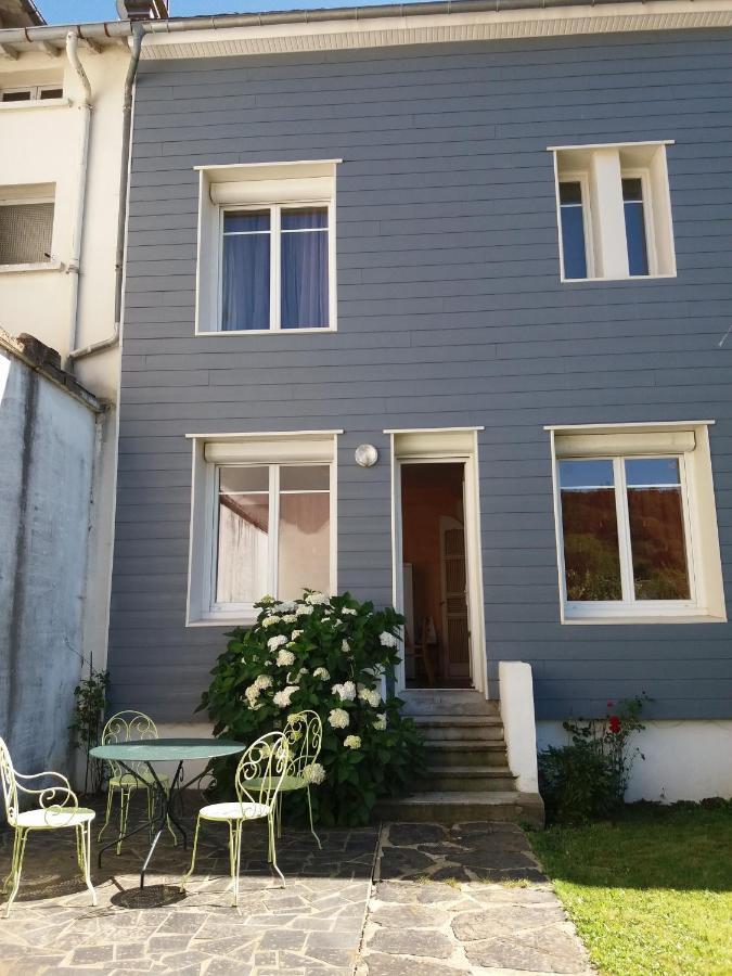 Gite "Les Hortensias" Au Coeur De Lacaune Bagian luar foto
